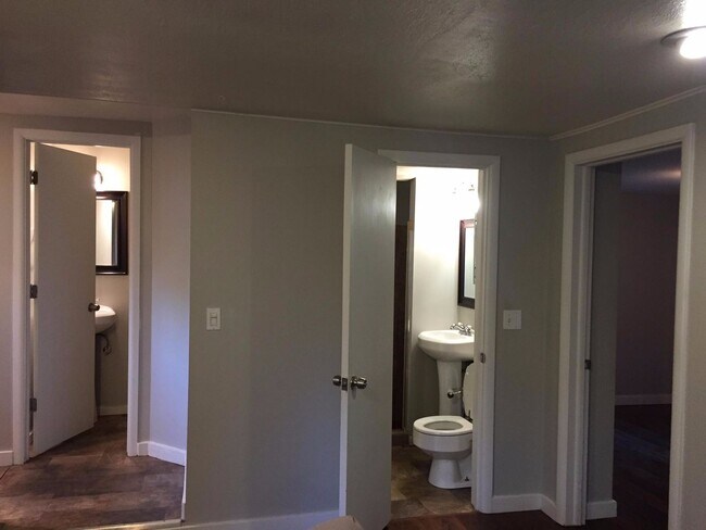 Building Photo - House -- Ravenna