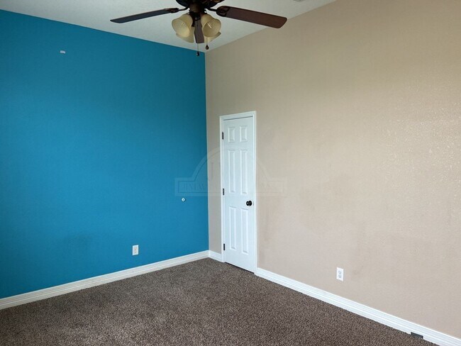 Building Photo - 6008 Bedrock Dr