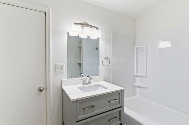 Building Photo - 20 Martha Ave