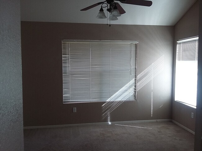 Building Photo - 4 Bedrooms 2 Baths in Santa Teresa