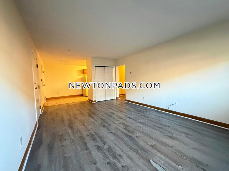 Building Photo - 286 Grove St