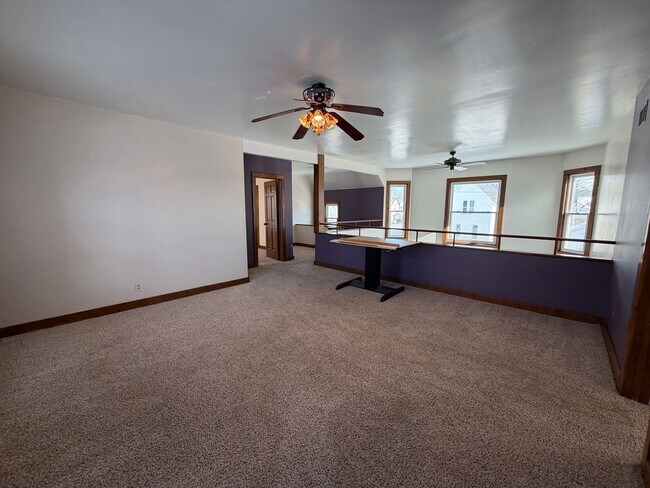 Building Photo - 3 Bedroom Home on NW Side of Grand Rapids