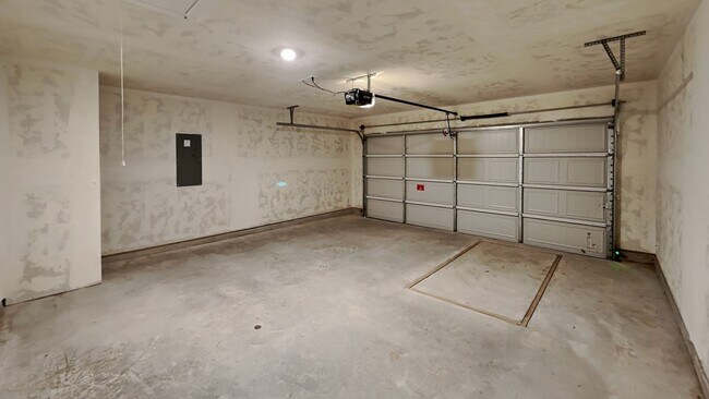 Building Photo - A Very Stunning and Spacious 4 Bedroom 2 Bath Home in Putnam City Schools