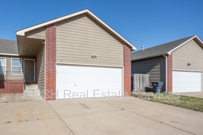 Building Photo - 1008 E Karla Ct