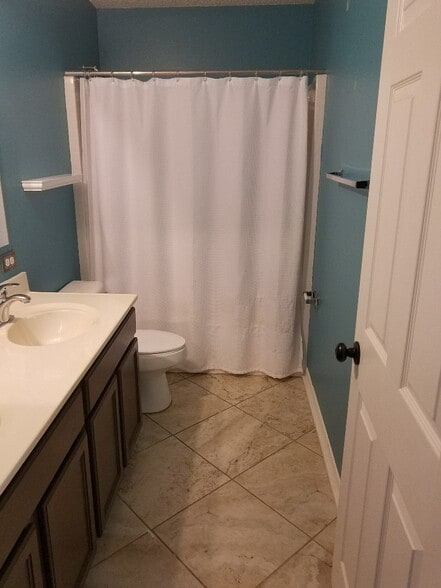 2nd Bath - 6289 Freeport Dr