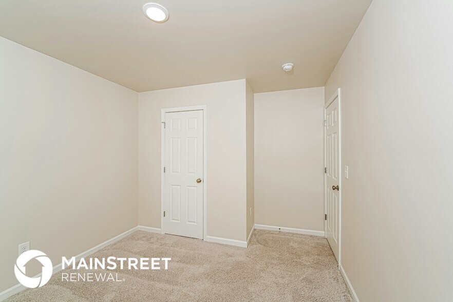 Building Photo - 160 Jonathan Dr