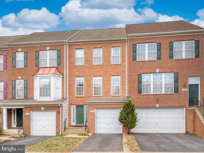 Building Photo - 6002 St Hubert Ln