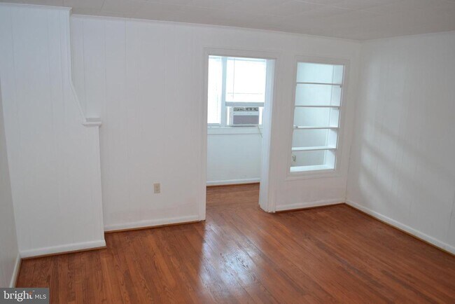 Building Photo - 127 N Market St