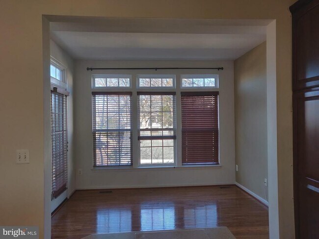 Building Photo - 4638 Odessa Dr