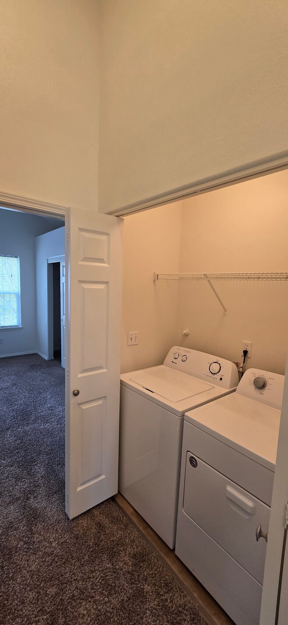 Building Photo - 18558 SW Takena Ct