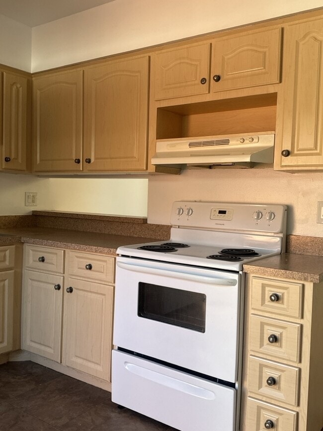 Building Photo - THE PLANTATION COMMUNITY IN CARROLLWOOD