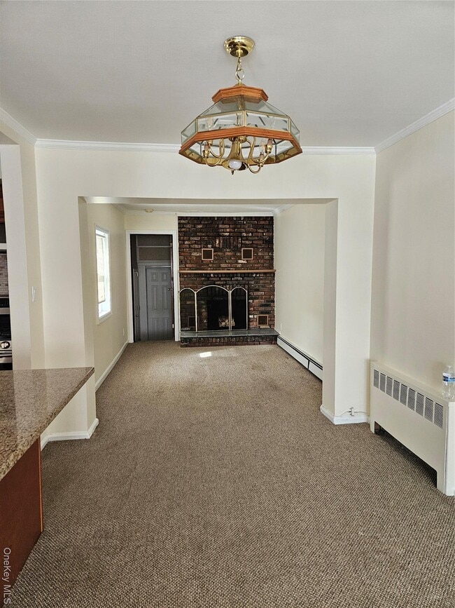 Building Photo - 102 Birchwood Park Dr