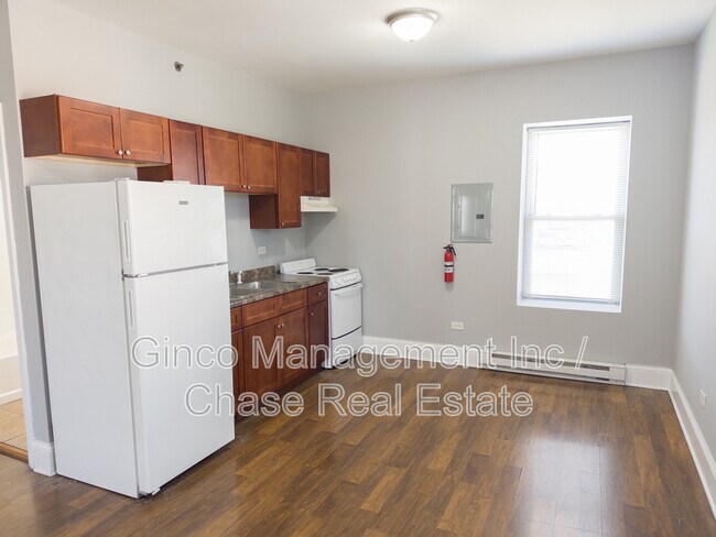 Building Photo - 113 N Hickory St