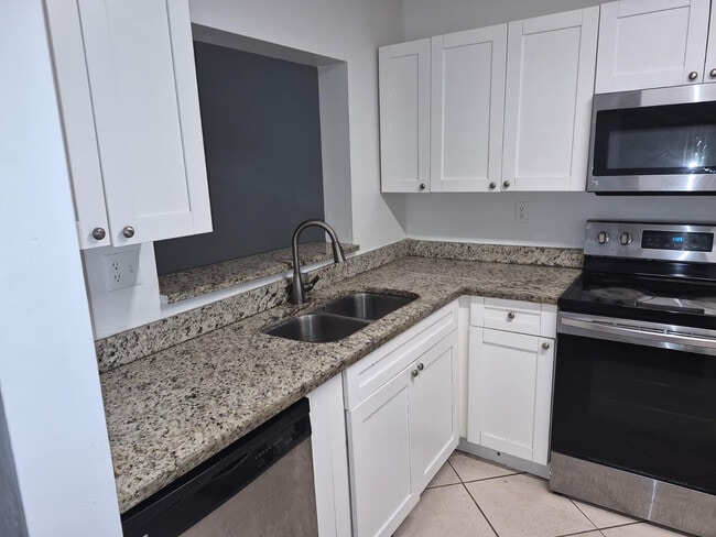 Building Photo - 2966 Coral Springs Dr