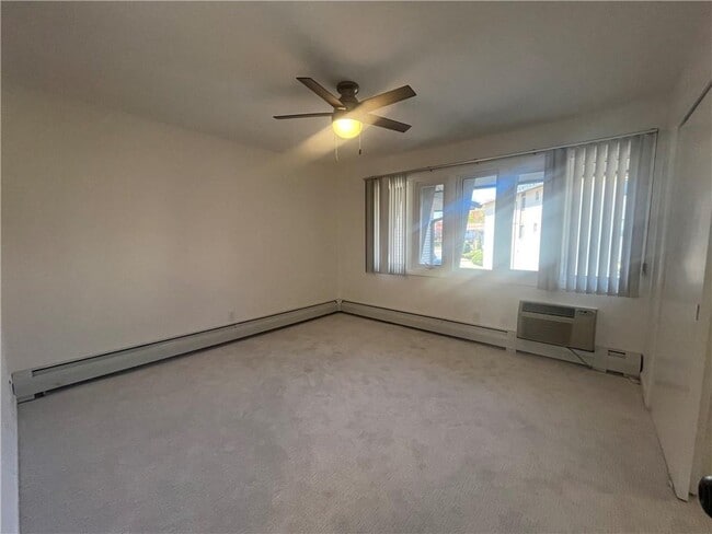 Building Photo - 400 Narragansett Pkwy