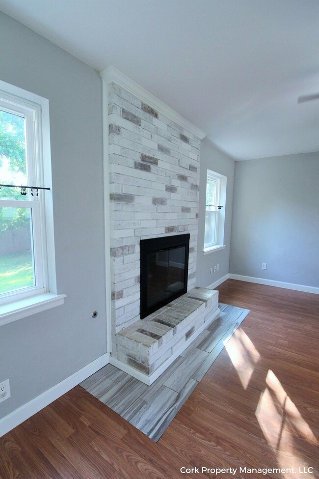 Building Photo - 609 Belle Air Ave