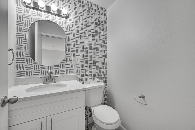 Building Photo - $2,100.00 - 3 Bed,1.5 Bath, Single Family ...