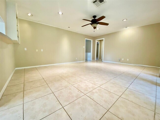 Building Photo - 2206 Tannehill Dr
