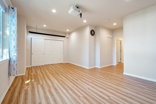 Building Photo - 5392 NW Crady Ln