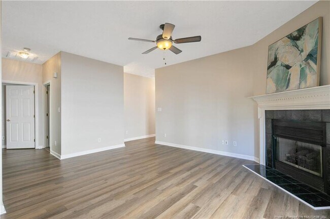 Building Photo - 1535 Dixon Dr