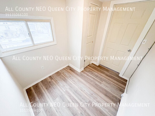 Building Photo - 499 S Detroit St