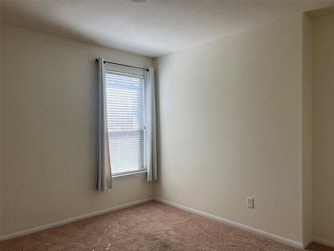 Building Photo - 15419 Benson Landing Dr