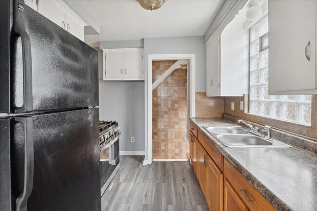 Building Photo - 19007 Kentfield St