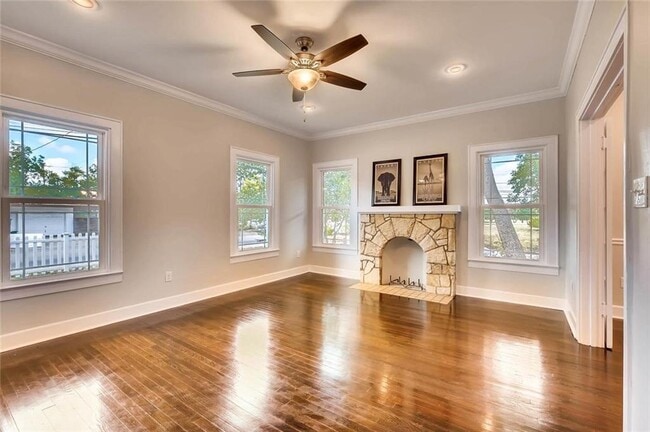 Building Photo - 811 1/2 E 38th St