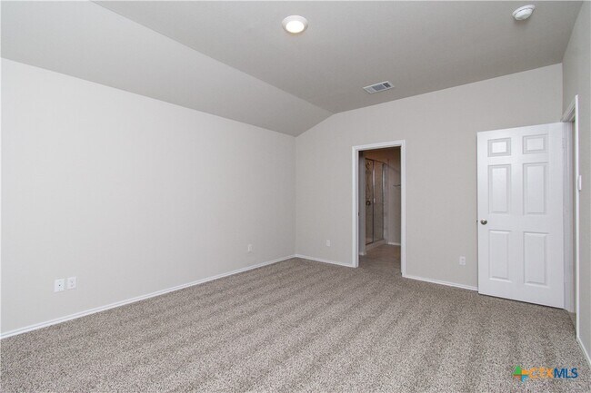 Building Photo - 1412 Rolling Thunder Dr