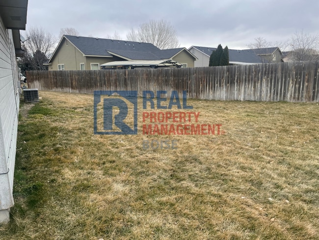 Building Photo - Half Off First Months Rent-3 Bedroom Singl...
