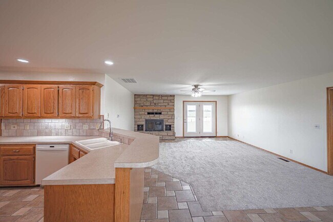 Building Photo - 3 - Bedroom 2 - Bath with 2 - Car Garage