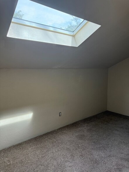 Building Photo - 4304 SW 70th Terrace