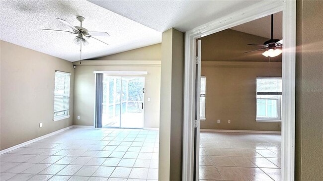 Building Photo - 10903 Rushwood Way