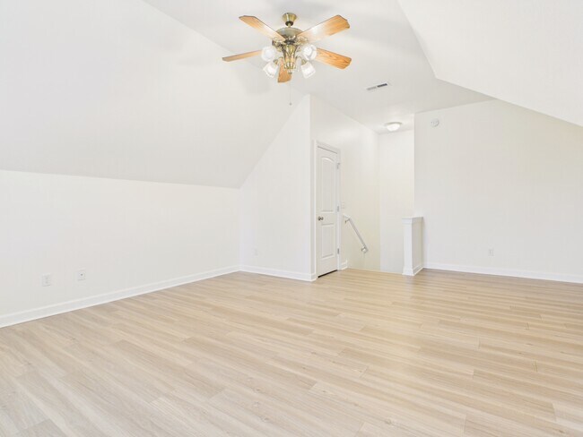 Building Photo - 602 Princess Anne Cir