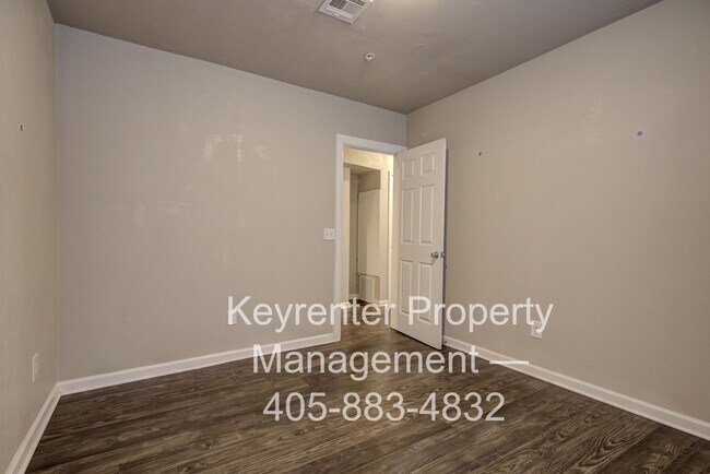 Building Photo - ACCEPTS HOUSING VOUCHERS - Bright & Stylish 2-Bedroom Close to the Plaza District