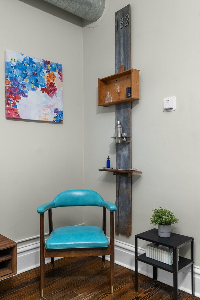 Building Photo - 2819 Shenandoah Ave