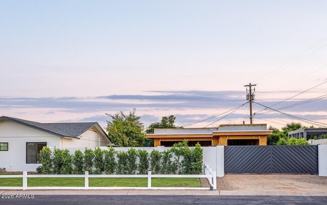 Building Photo - 6929 E Mariposa Dr