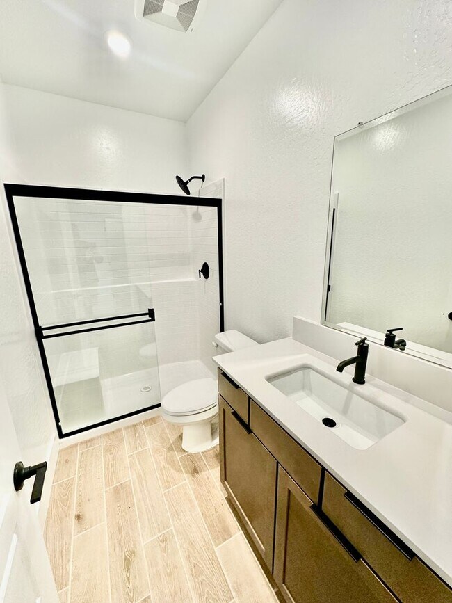 Building Photo - 5-Bedroom Lennar in Riverstone Community
