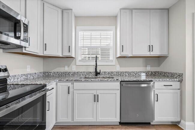 Building Photo - New Construction Three Bedroom!