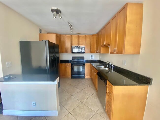 Primary Photo - 203 Stratford O