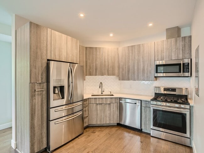 Building Photo - New 2BR/2BA Townhouse In RiNo!!!!!!