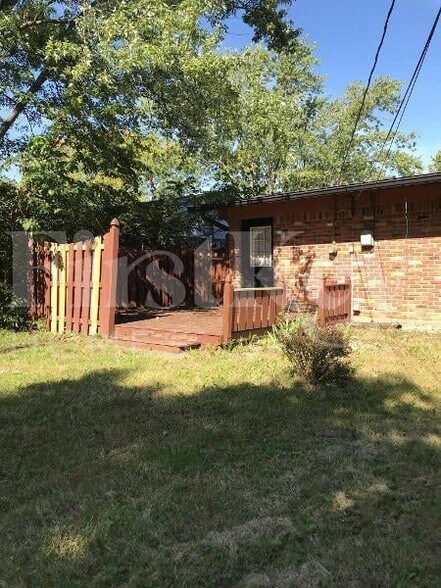 Building Photo - 6039 Penway St