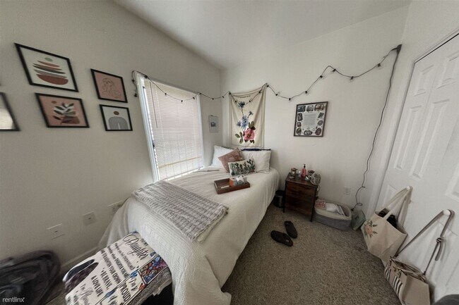 Building Photo - 1715 Arlington St