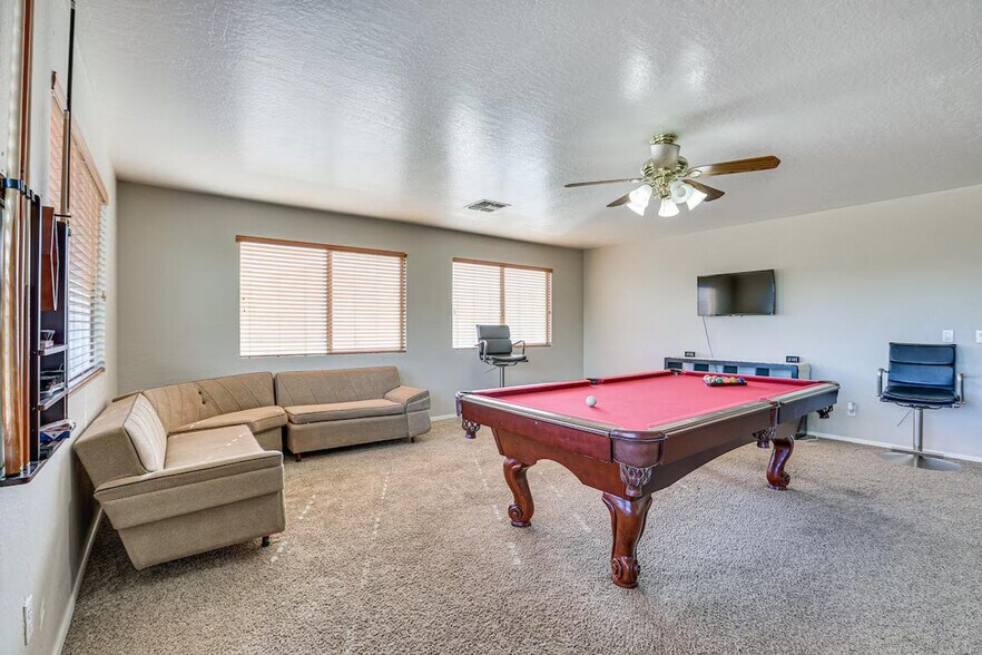 Building Photo - 2907 W Carson Rd