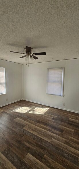 Building Photo - 10716 Bennington Ave