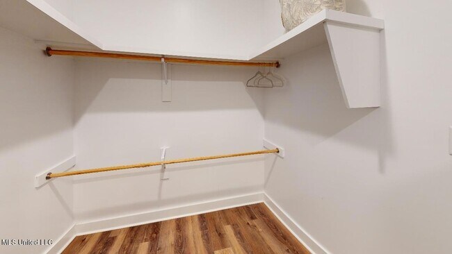 Building Photo - 1215 Ocean View Dr