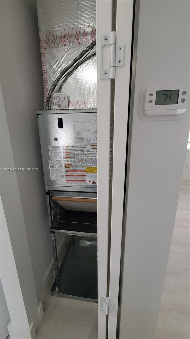 Building Photo - 215 Zamora Ave