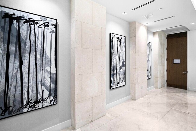 Building Photo - 3100 N Ocean Dr