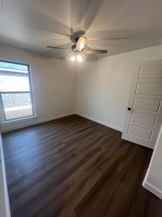 Building Photo - 3111 140th St