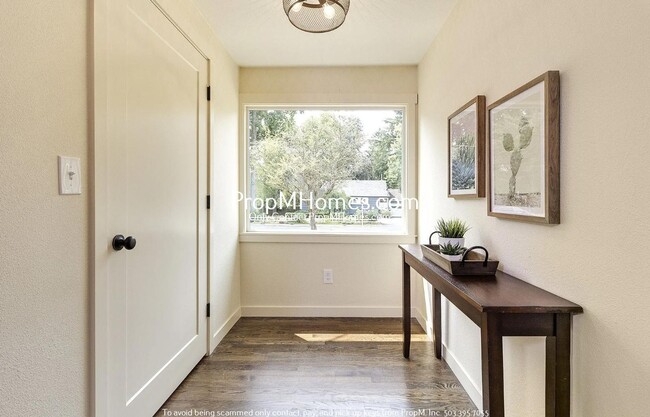 Building Photo - Gorgeous Updated Home in Oak Grove - 4 Bedrooms!